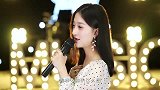美女一首经典老歌《光阴的故事》，时光飞逝，回首往事感慨万千