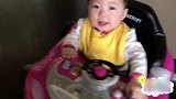 碰碰车真好玩，双胞胎玩的不亦乐乎，你不喜欢吗
