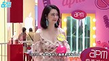 50岁洪欣独身带女儿不见张丹峰，素颜显疲惫苍老令人唏嘘