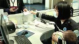 陕西咸阳：爱的抱抱！急诊护士怀抱患者幼儿工作获赞
