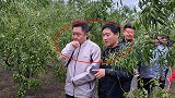 德云社于谦参加中国农民节，因一个动作被网友调侃，没见过世面？