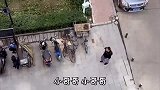追到他以后让他没好果子吃