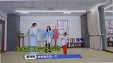 张柏芝学越剧和女孩互动亲密，遭网友在线催生