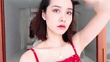 夏季泳装：女神们穿这套泳装真的太美了，把好身材展露无遗！