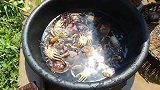 农村小屁孩：拿来新鲜螃蟹，起锅烧油，爆炒出来吃得真香