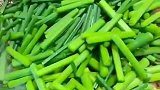 家常小炒韭菜苔，简单易学，特别好吃。