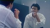 女儿刚进房间却发现窗户上吊着什么东西，惊慌大叫的跑出门