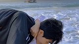 本以为在海边教练给我系腰带会很甜蜜，没想到最后竟然！！！海边 跆拳道