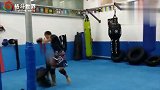 格斗视界-20190224-社会小伙去拳馆踢馆，被散打教练爆虐，网友直呼：胆子真大