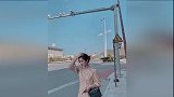 “初恋女孩”大对决，章若楠PK赵露思，谁才是春季穿搭一把手