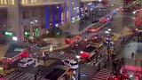 尼克斯输球！特朗普的车队在大批警车护送下离开球馆