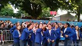 家乡人民永远是最坚实的后盾！阿根廷球迷聚集街头为女足助威