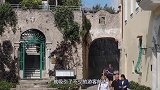 全球最深温泉泳池，相当于13层楼高，游客纷纷慕名前来！