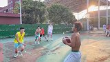 三人夹击协防训练，强侧迅速包夹，弱侧回收选位