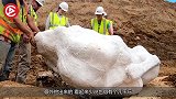 工人户外挖出“白色巨石”，极其罕见，专家：价值不菲！