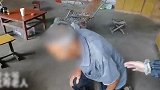 “襄汾饭店过寿老人下跪道歉”上热搜 网友怒了