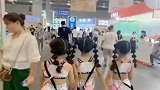 爸爸上辈子欠多少情债，才生下三个小情人，三个一起走路太羡慕了