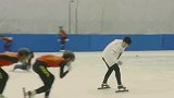 王濛率速滑国家集训队开练 身体力行使出“洪荒之力”