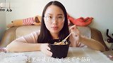凉皮和肉夹馍在一起真是“好搭档”看的直流口水