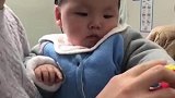 宝宝佩戴人工耳蜗，孩子哭了，妈妈笑了
