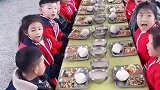 这就是一千伙食费吃的饭，看老师发来的视频后，是想拉仇恨吗