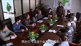 男子感觉罗副镇长的做法是不对的，要马上纠正
