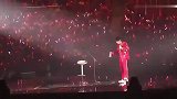 华晨宇演唱会现场，穿着红色睡衣开始撒娇火星人们招架得住