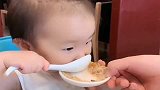 暖宝哎妈呀，真的好悬啊，最后一块肉差点让虎爹抢去