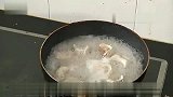 美食DIY-20111201-如何做冰花煎饺