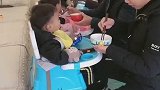为了照顾三胞胎，全家开始总动员，这排场太大了