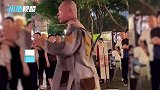 长沙街头艺人表演走红，但他的表演让人心酸