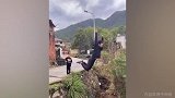 哥们儿练过！国内各路民间大神秀弹跳 你敢相信自己的眼睛？