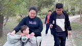 小偷好不容易偷个包，被偷大姐居然不报警，小偷感觉大亏了