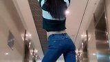 在商场跳舞好嗨哟 感觉人生已经达到了高潮