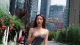 网红小姐姐街头自拍，长得好看会跳舞的姑娘，是不是你的理想型