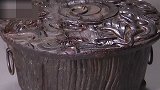 陕西发现千年古墓 墓门后却站着“一个人” 专家当场被吓哭