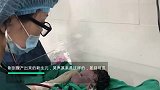 今天产房接生了个新生儿，哭声粗狂有力，像个满月的孩子