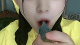 雨衣妹爆杯冰有点吓人