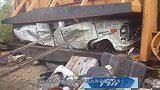 来看看废弃的大型车辆残骸是怎么回收的网友；这也太帅了