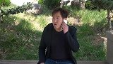 嫂子出题，啥东西上山四条腿下山一条腿？弟弟回答得真逗