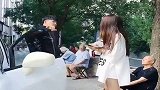 帅哥欺负美女，不料却被美女整，下一幕真是太惨了！