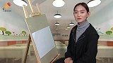 斑马先生又来送信了，它来到了佩奇家的门口准备敲门