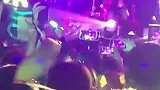 爱上了喜欢甜妹的女人怎么办的视频