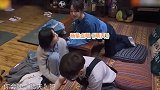 磕到了！张艺兴弹唱《晴天》，杨紫崇拜感叹：兴哥，你太厉害了