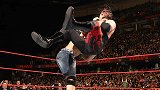 WWE-18年-RAW第1296期：单打赛 塞纳VS凯恩-单场