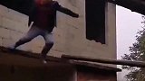 不愧是猪八戒，身体不太灵活，跳地下室去了