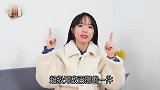 姐姐太会打扮了，出门穿这连衣裙+羊毛绒外套，洋气减龄特时髦
