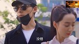 记者都以为男喜欢御姐，不料小萝莉女友霸气登场，全场沸腾了