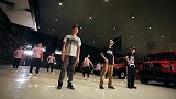 街舞-14年-最帅学生街舞版《小苹果》-新闻