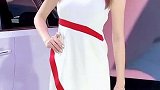 近距离接触两个女神